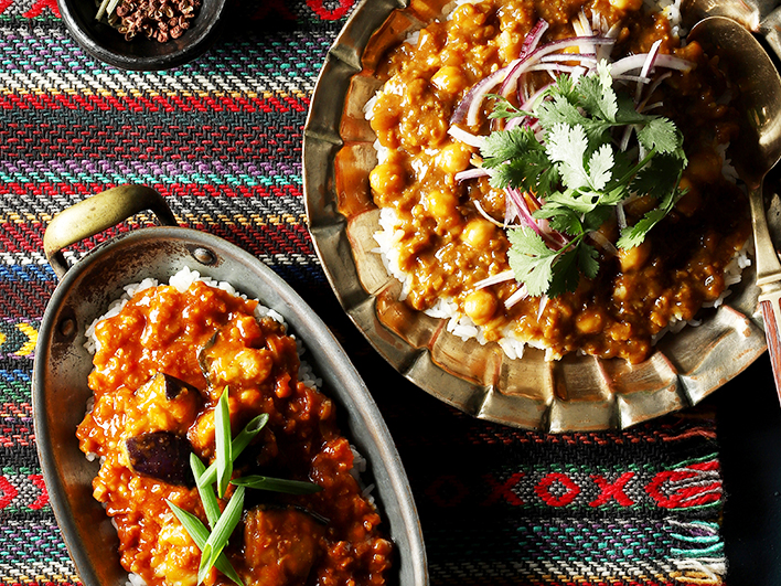 野菜（vegetable）と食べる（eat）を組み合わせて「イートベジ（eat-vege）」としました