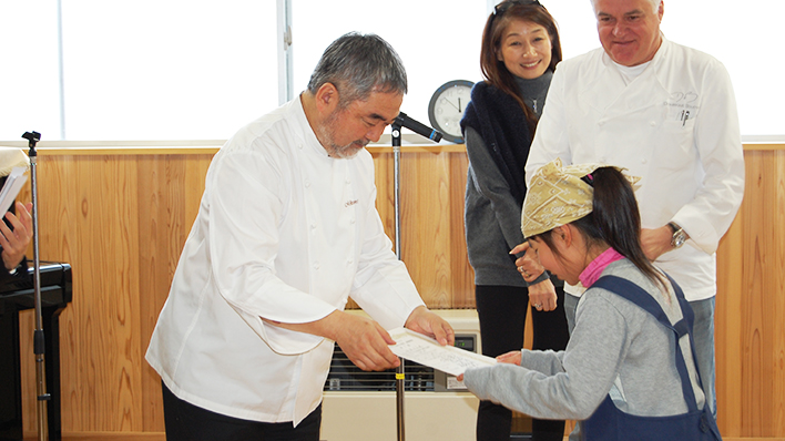 KIDS-シェフレポート 修了証授与